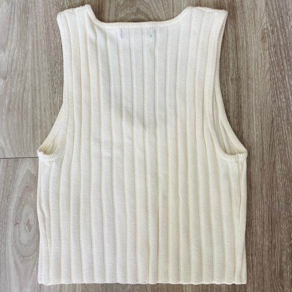 F21 White Top - Picture 4 of 5